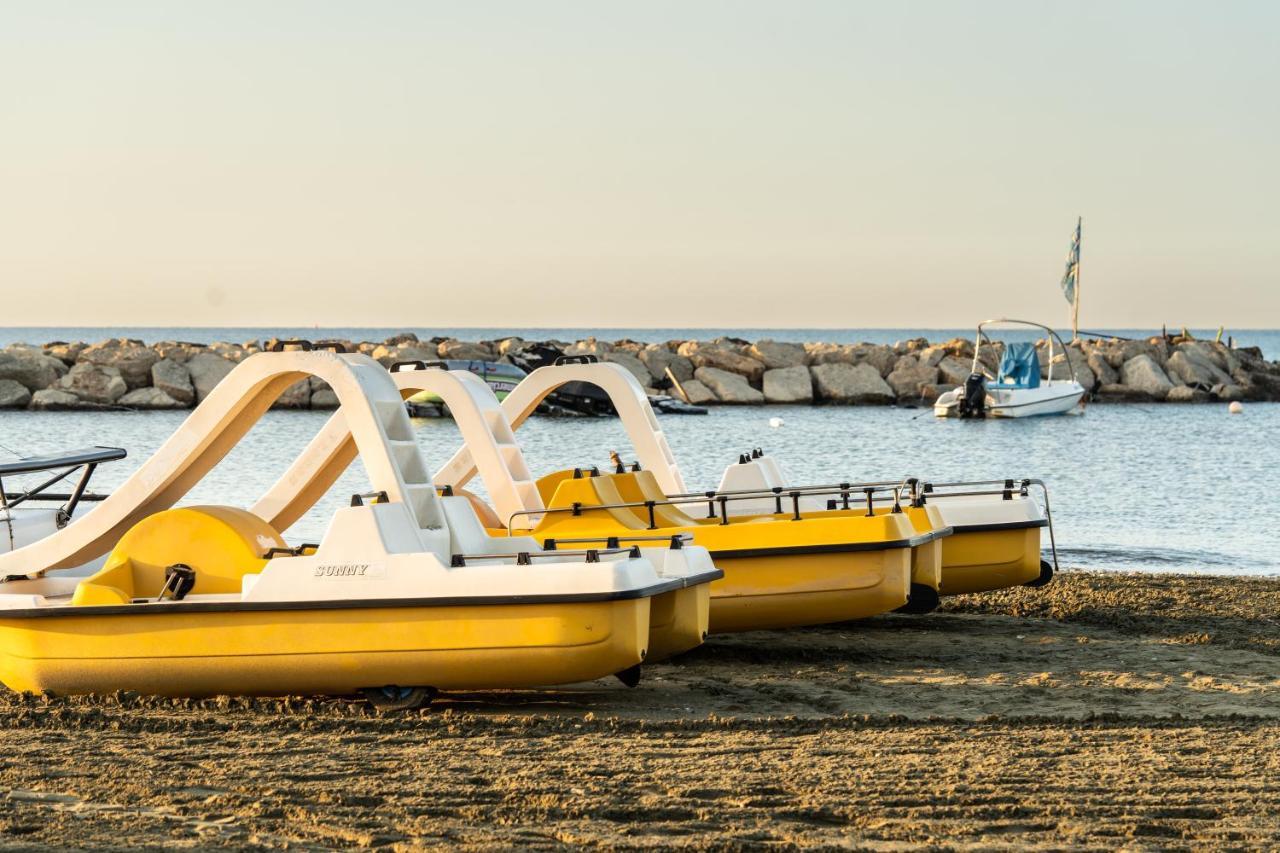 Lordos Beach Hotel & Spa Larnaca Exterior foto